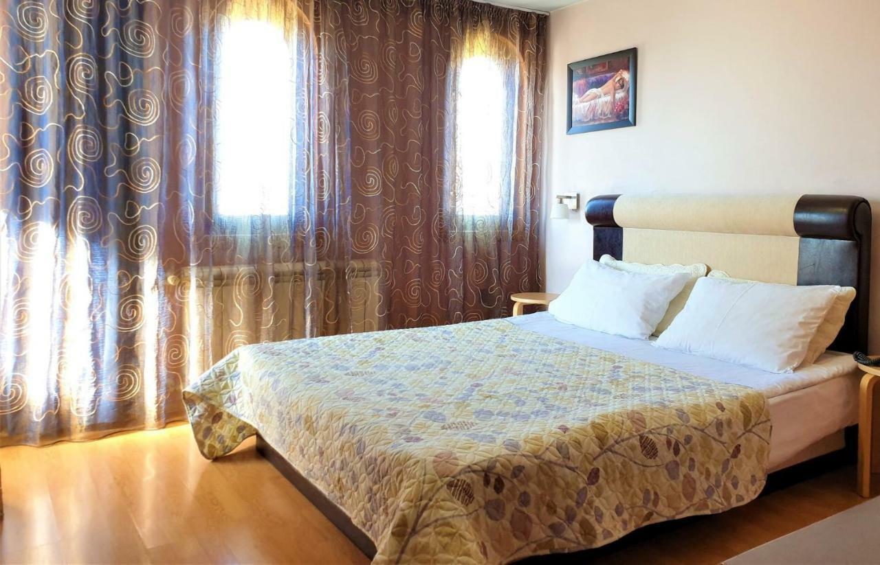 Family Hotel Sonata Samokov Exterior photo